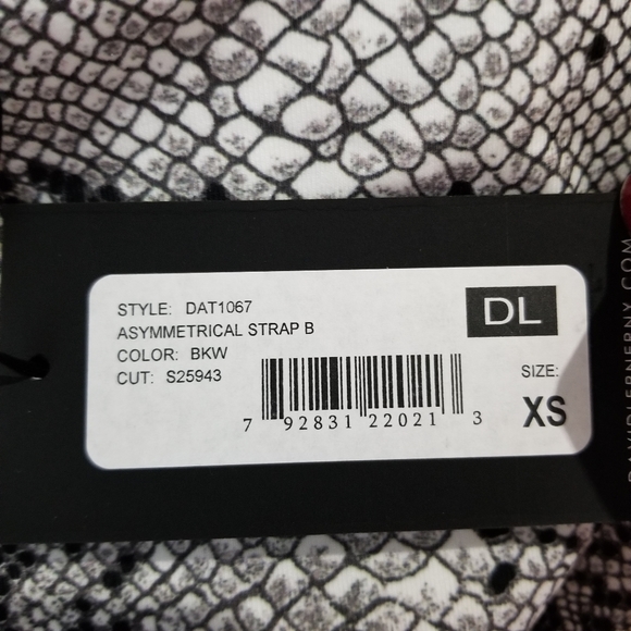 Asymetrical Crop Tank/Bralette by David Lerner - Picture 9 of 9